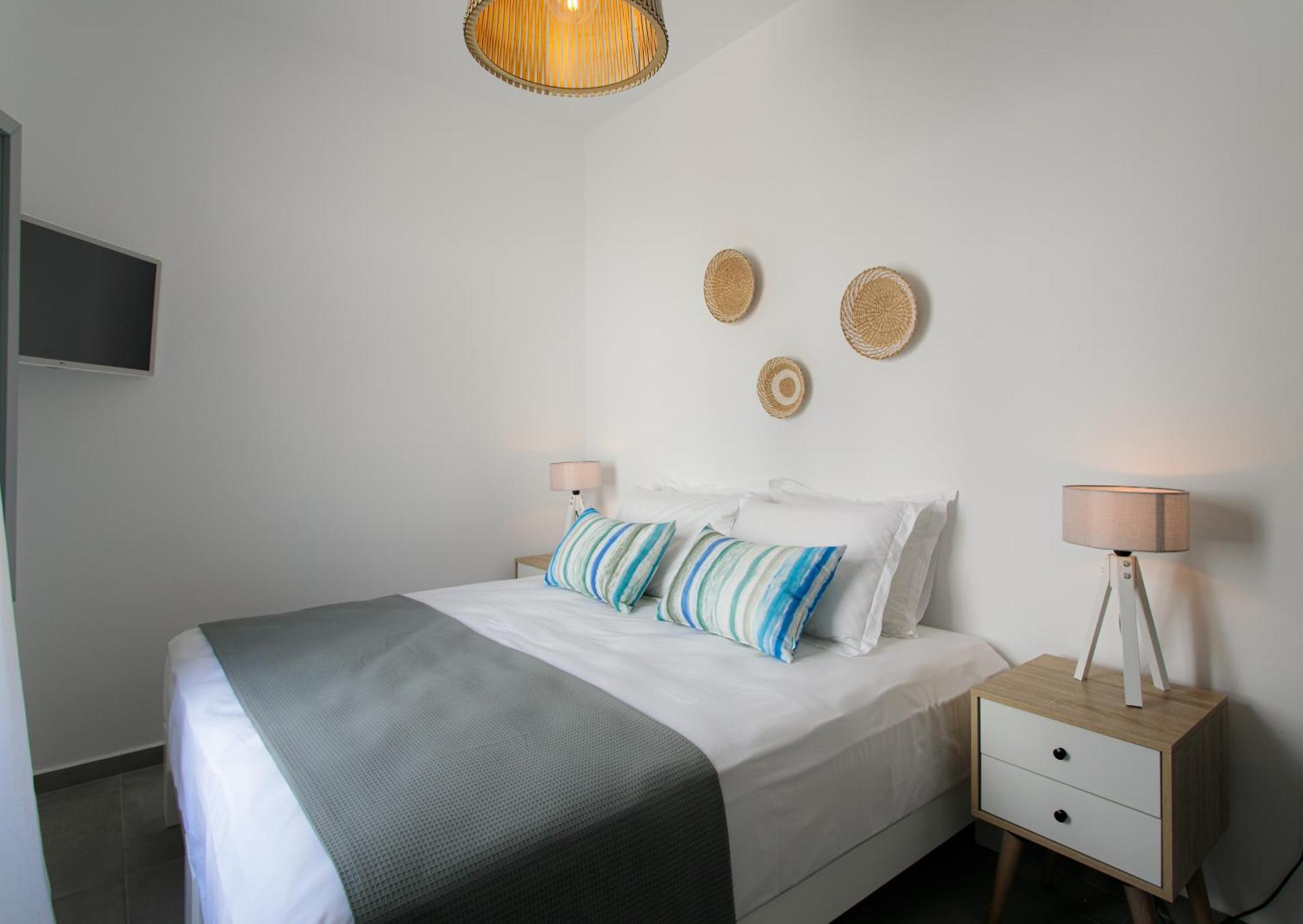 Seanfinity Beachfront Suites Mikri Vigla Værelse billede