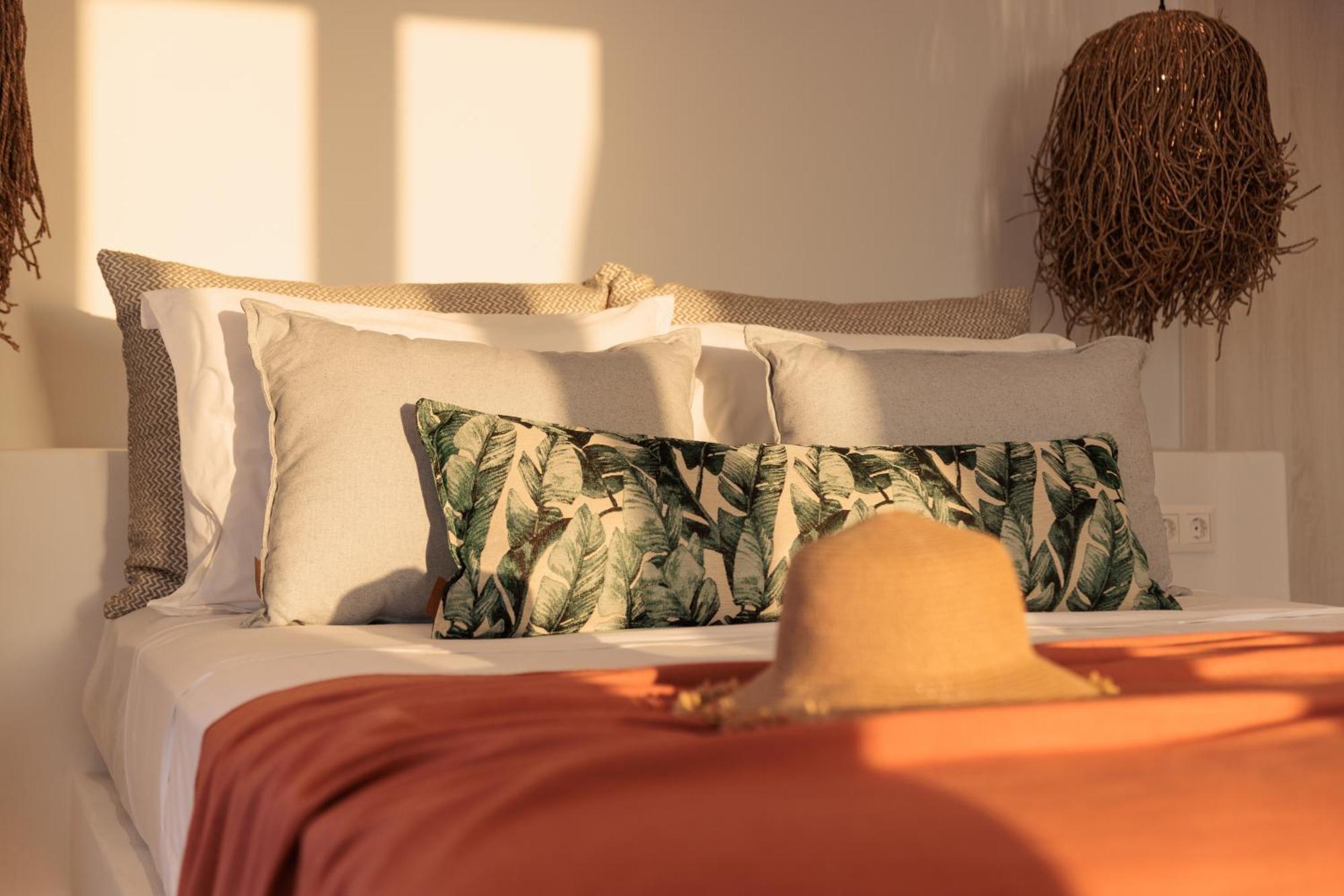 Seanfinity Beachfront Suites Mikri Vigla Eksteriør billede