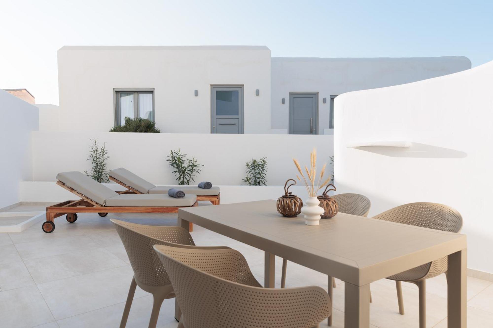 Seanfinity Beachfront Suites Mikri Vigla Eksteriør billede