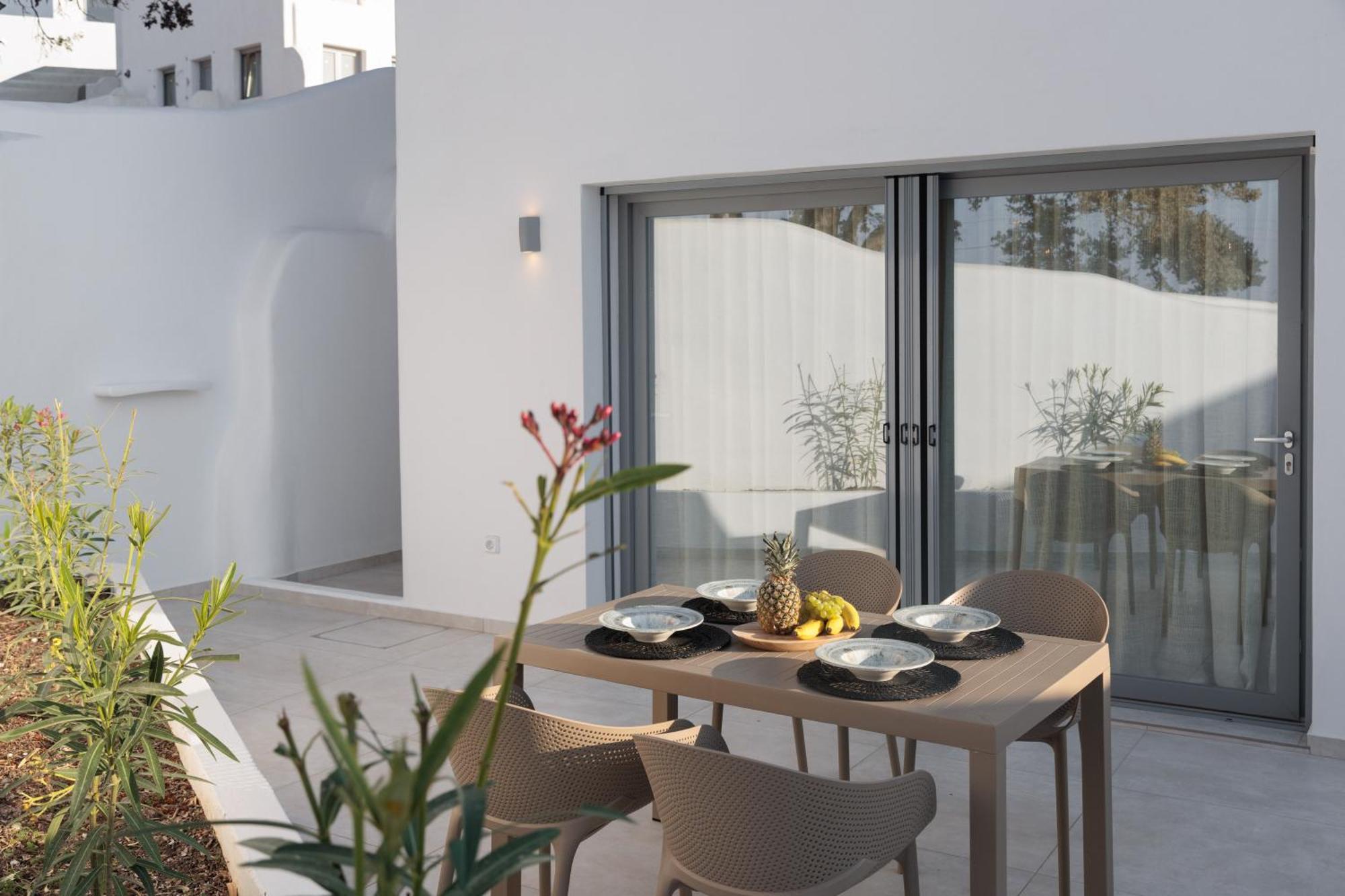 Seanfinity Beachfront Suites Mikri Vigla Værelse billede