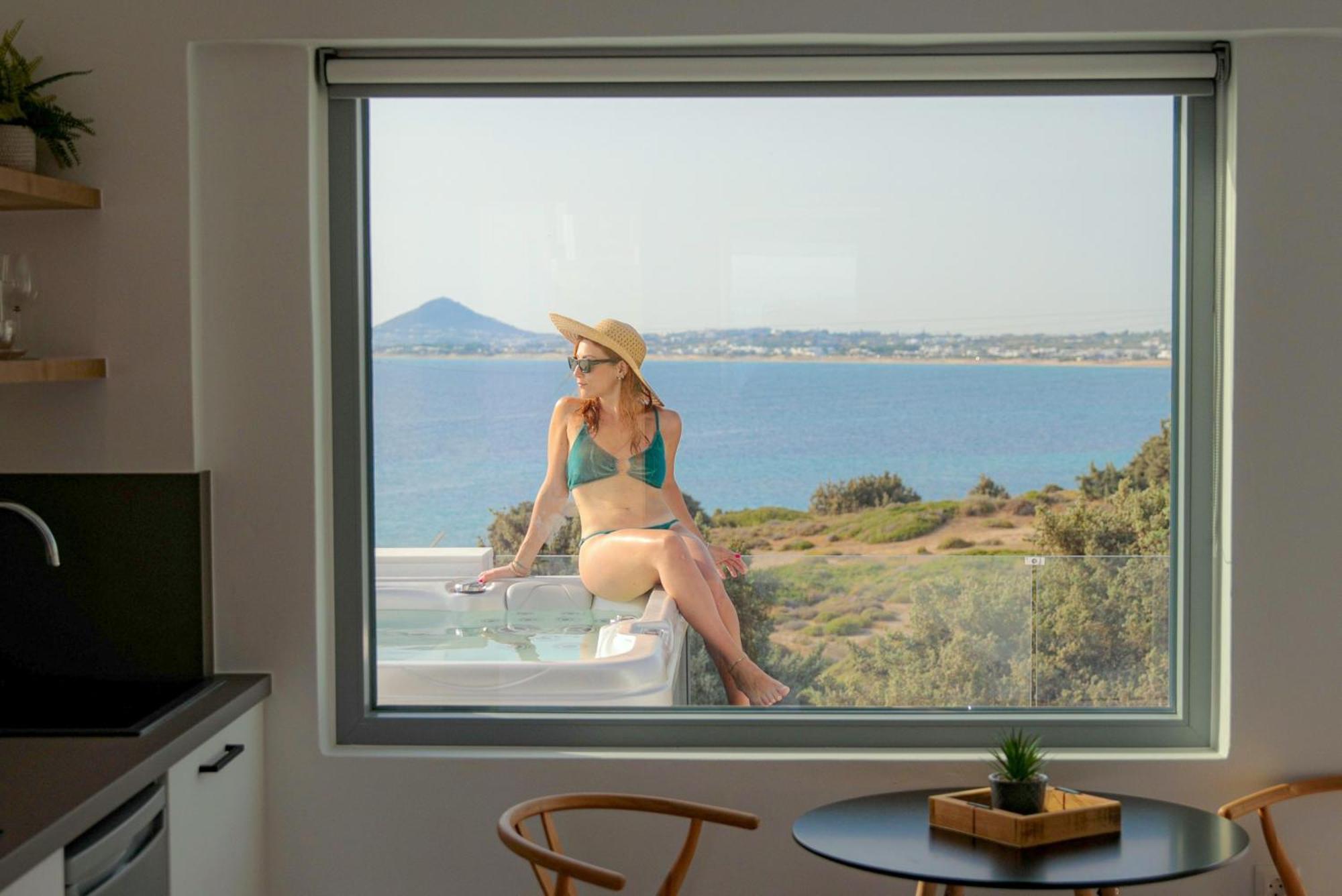 Seanfinity Beachfront Suites Mikri Vigla Eksteriør billede